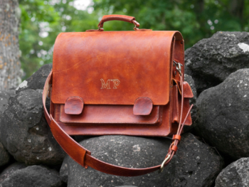 Leather briefcase in medium brown