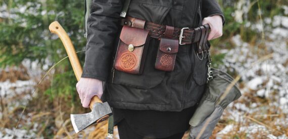 Leather bushcraft belt set with belt pouches and belt loops