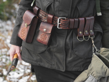 Leather bushcraft belt set with belt pouches and belt loops